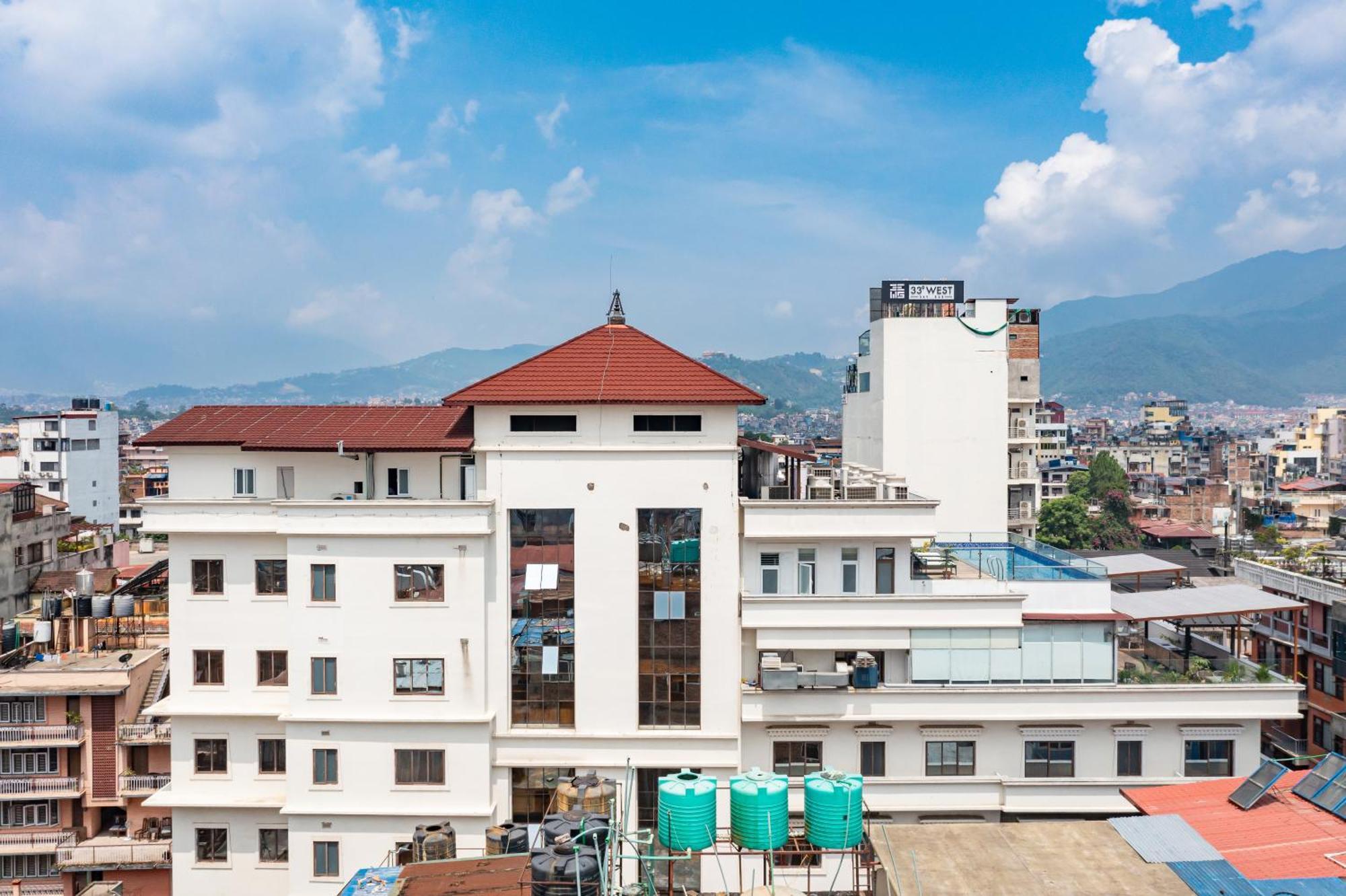 Hotel Lo Mustang Катманду Екстер'єр фото