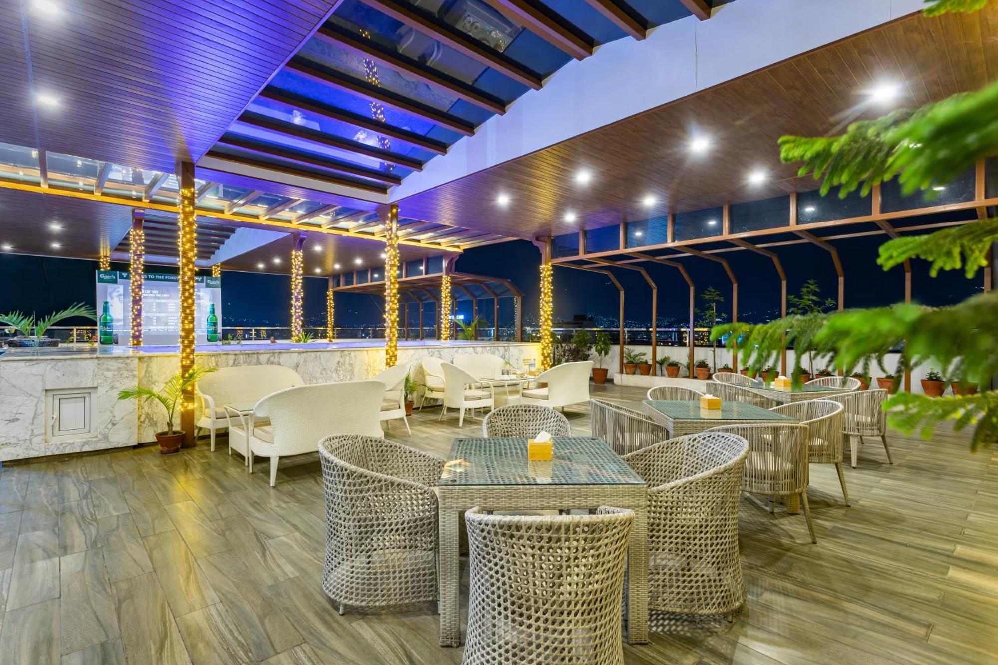Hotel Lo Mustang Катманду Екстер'єр фото