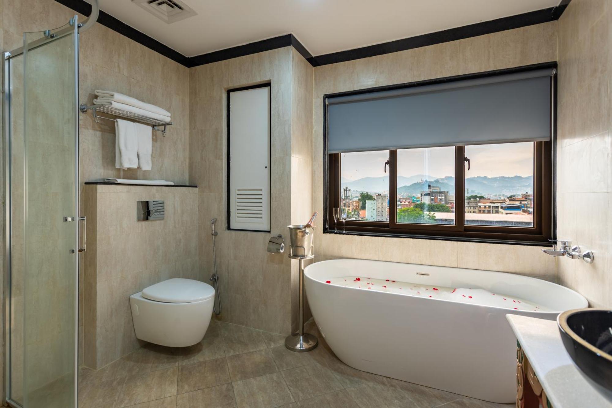 Hotel Lo Mustang Катманду Екстер'єр фото